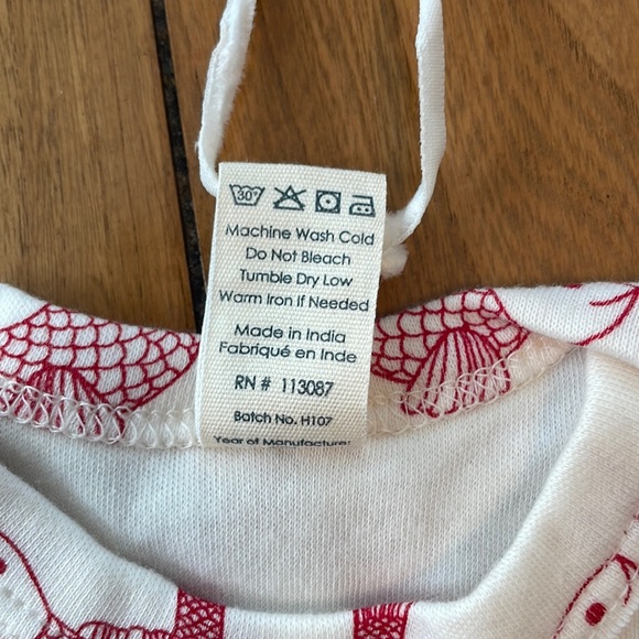Red Koi Footie Sleeper Lap Neck 100% Organic Cotton Kate Quinn NWT 3-6M - Picture 7 of 7